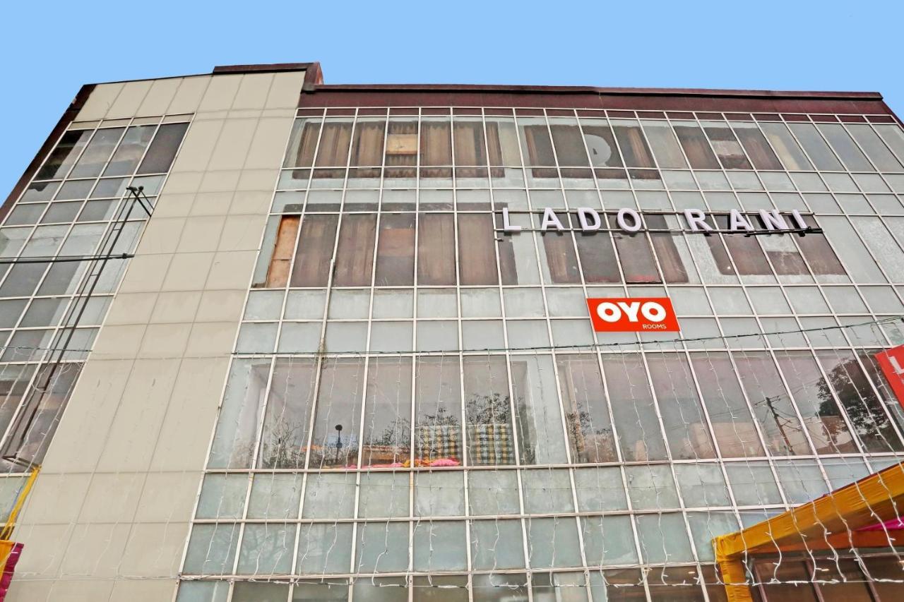 Oyo Flagship Red Stay Near V3S Mall New Delhi Exterior photo