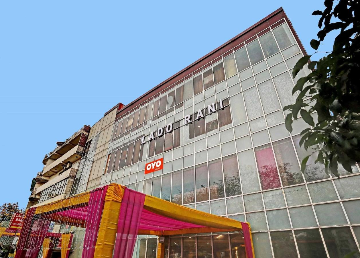 Oyo Flagship Red Stay Near V3S Mall New Delhi Exterior photo