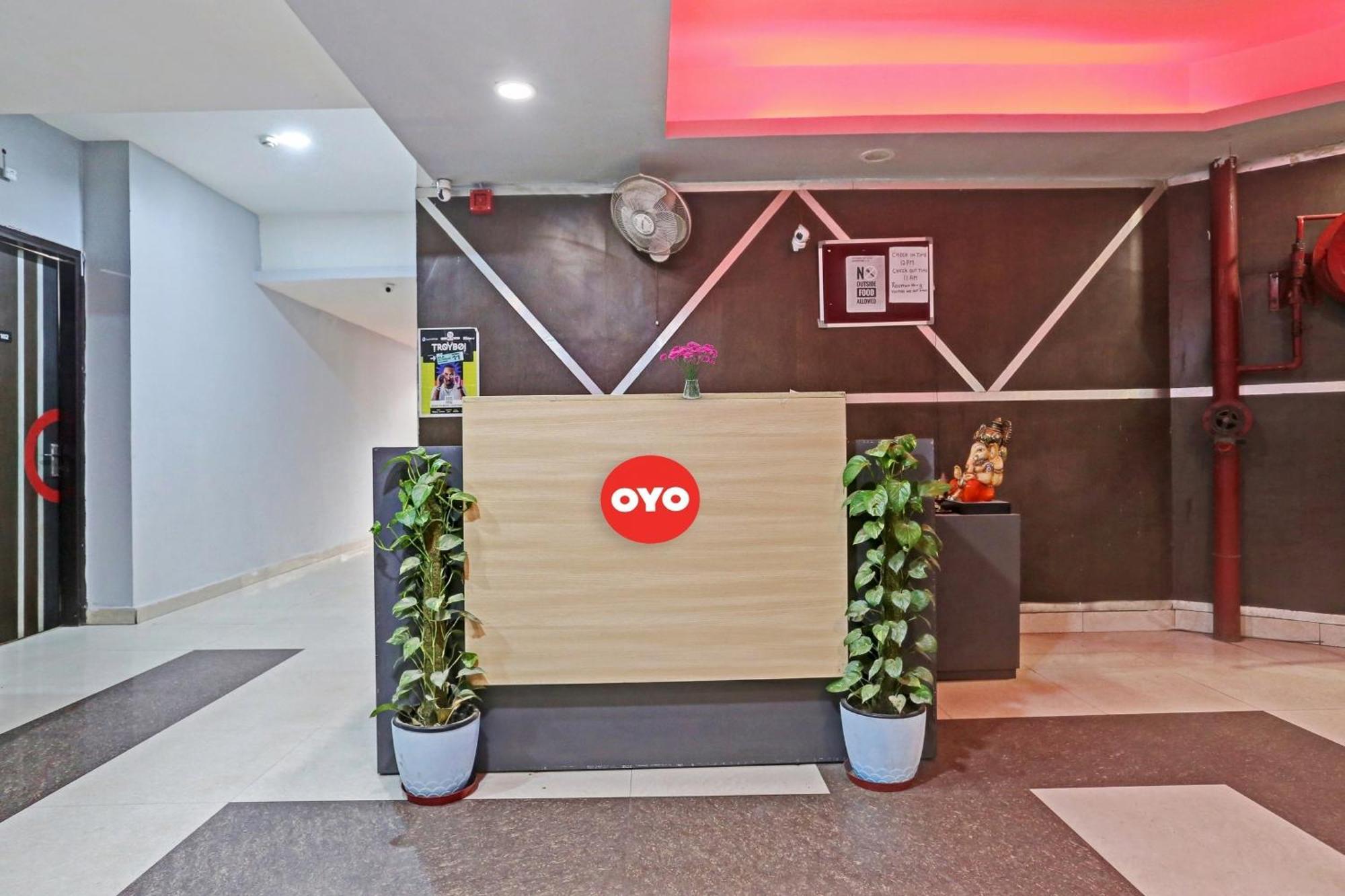 Oyo Flagship Red Stay Near V3S Mall New Delhi Exterior photo